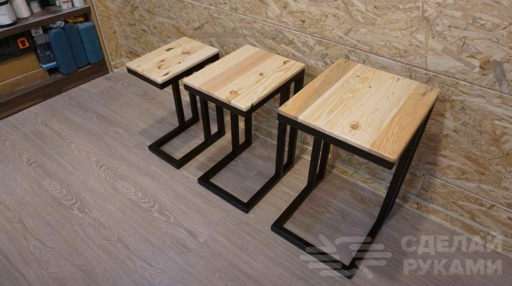 Набор приставных столиков из деревянных поддонов