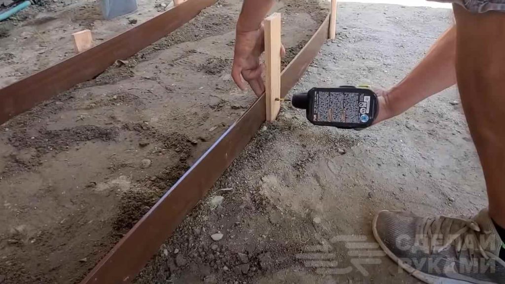 2 способа, как сделать оригинальную садовую дорожку из бетона
